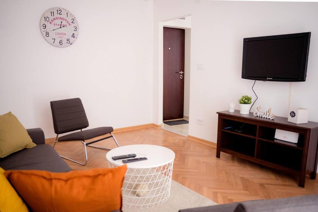 Downtown, Spacious, 2 Bedroom Apartment Belgrado Exterior foto